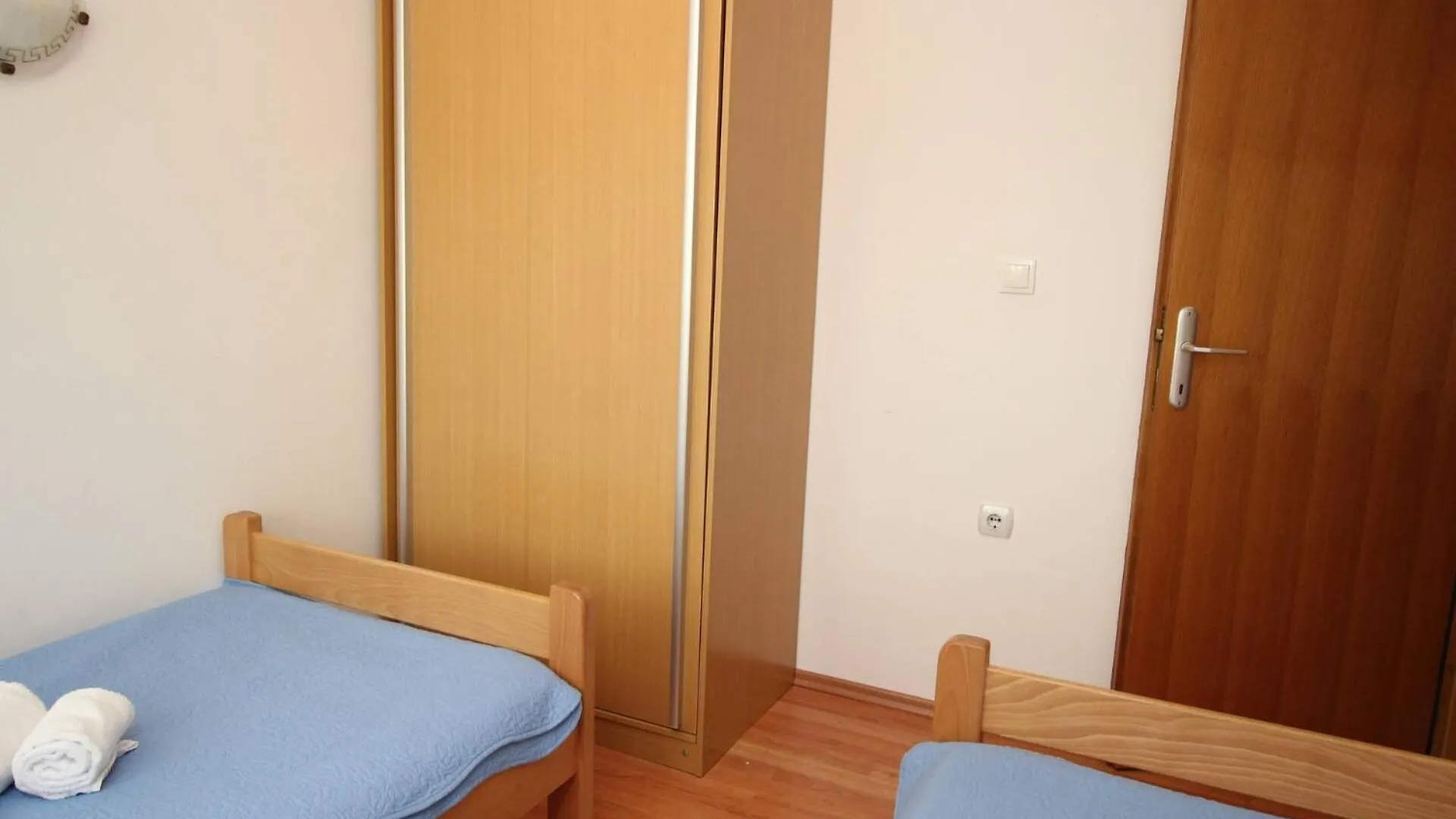 Apartments Knezevic Baska