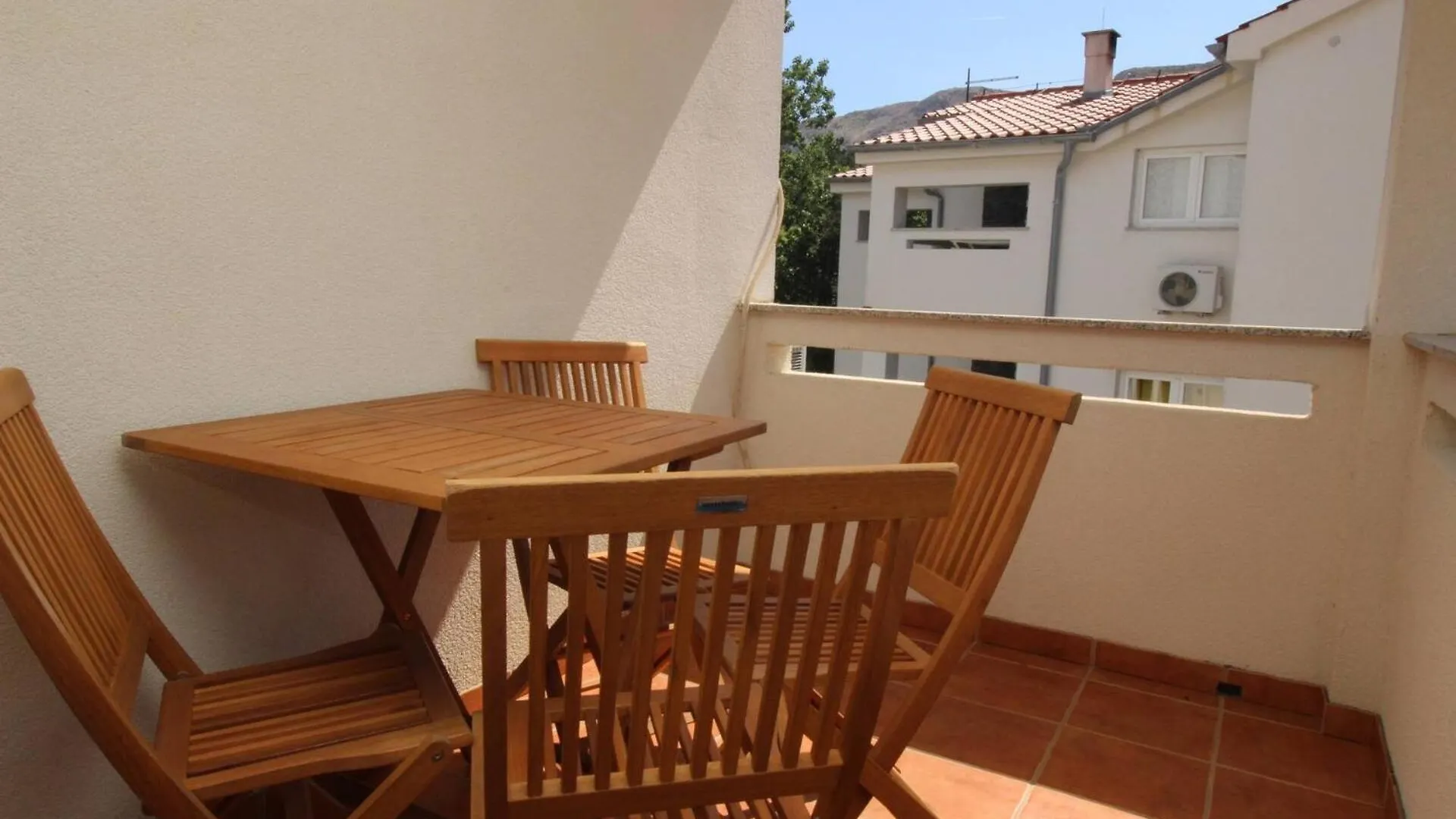 Apartments Knezevic Baška